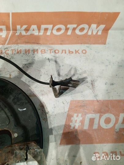 Кулак передний правый Volvo S60 2 2011 31201286