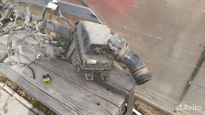 Корпус воздушного фильтра мазда 626