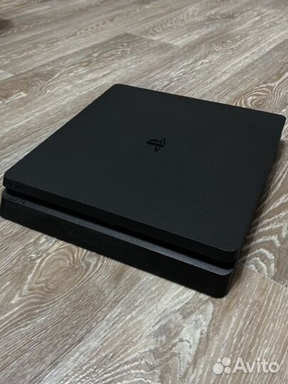 Sony PS4 Slim + диск + 2 джоя