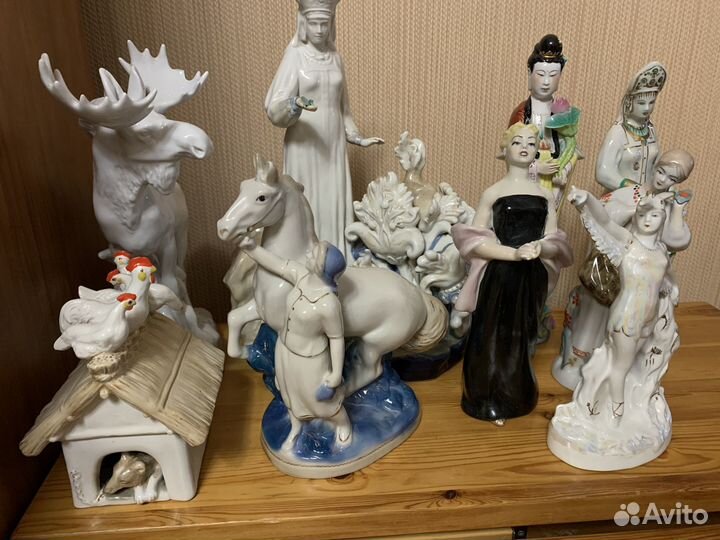 Статуэтка. Фарфор. лфз. зкх. Киев. Гжель