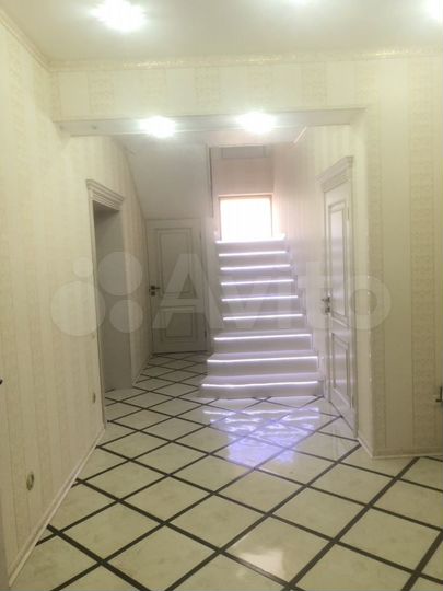 Дом 410 м² на участке 20 сот.