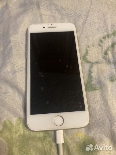 Телефон iPhone 8