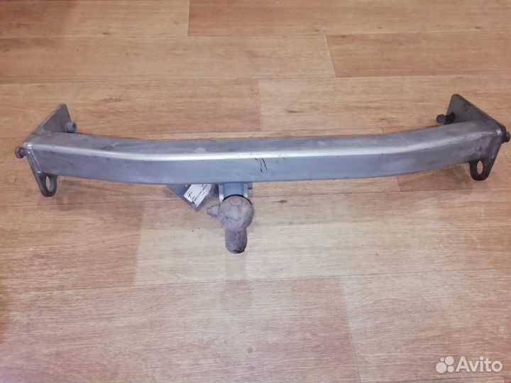 Фаркоп Toyota Land Cruiser 200 в Сургуте