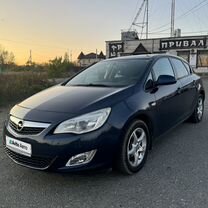 Opel Astra 1.4 AT, 2012, 247 000 км, с пробегом, цена 670 000 руб.