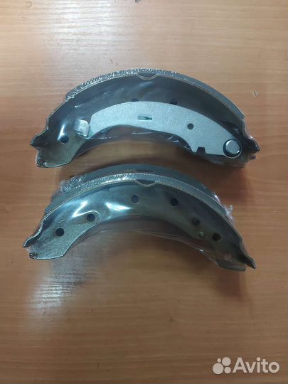 Тормозные колодки задние Рено Логан 203мм. Новые