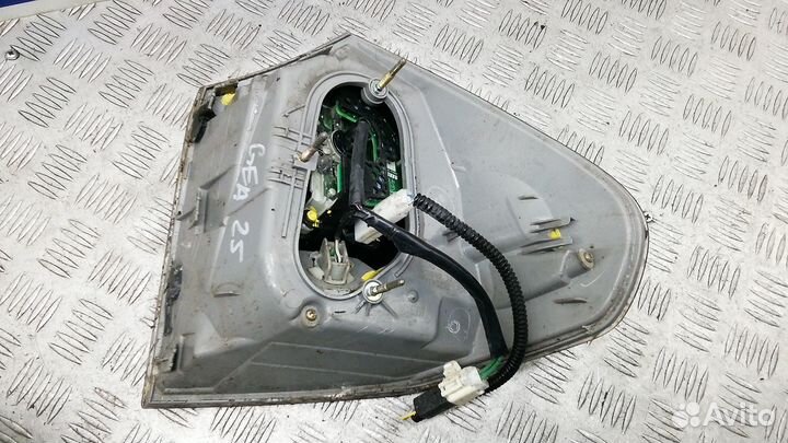 Фонарь Lexus RX (2003-2009)