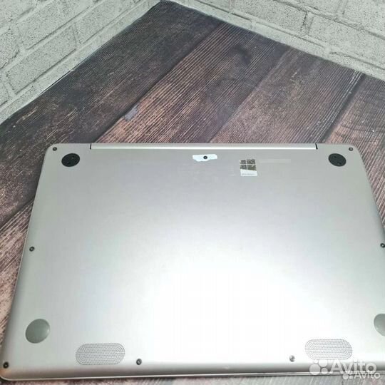 Ультрабук Asus ZenBook UX330C IPS/SSD/i7-7y75/8gb