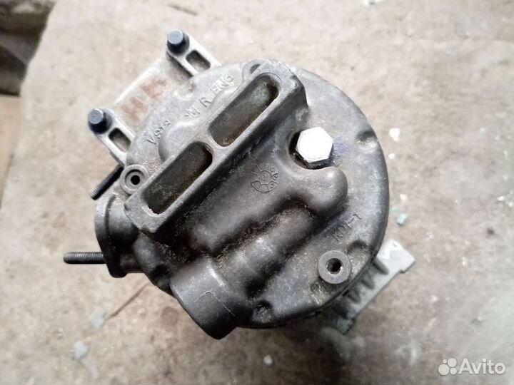 Компрессор кондиционера Hyundai Santa Fe ll 2.2л