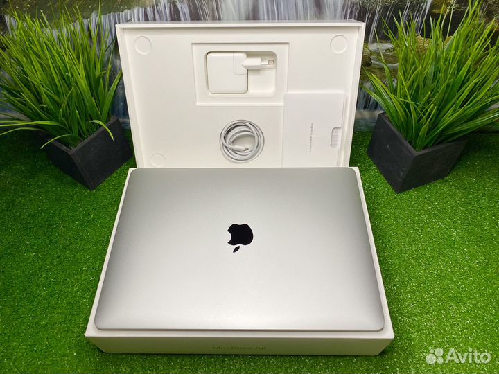 Macbook Air 13 2020 m1 Идеал /Silver