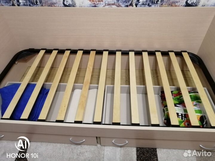 Кровать для подростка с матрасом