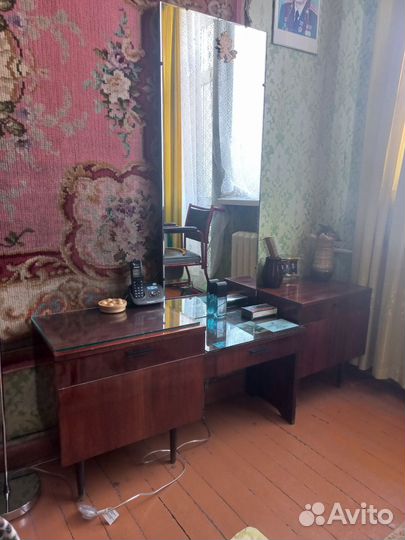 Трюмо трельяж зеркало и прикров тумба до 2 апреля