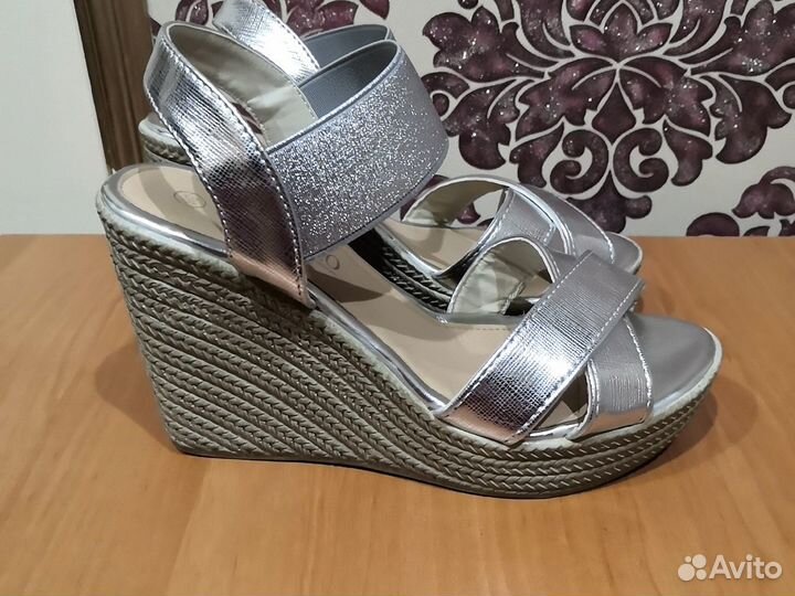 Босоножки на платформе
