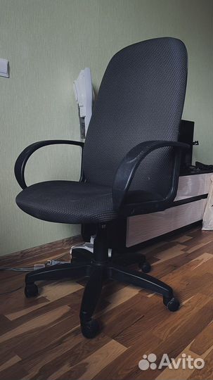 Компьютерное кресло