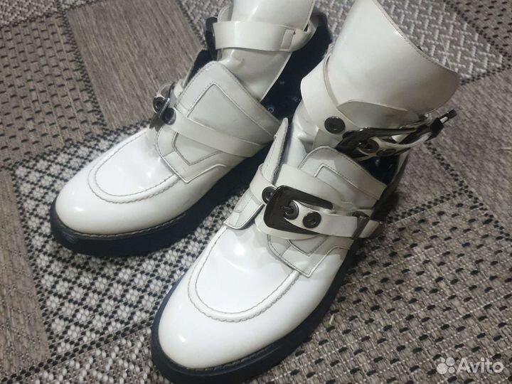 Демисезонные ботинки Balenciaga