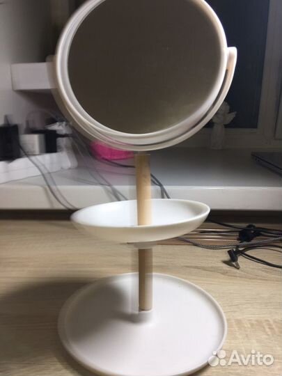 Настольное зеркало