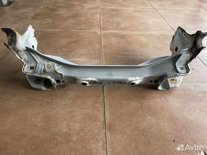 Швеллер опоры двигателя Mercedes w202 c202