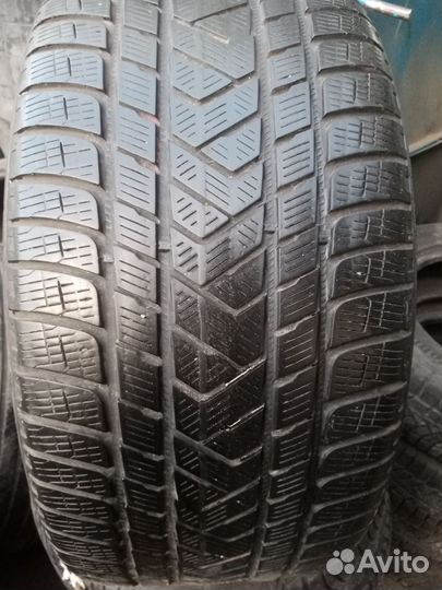 Pirelli Scorpion Winter 295/35 R21 107V