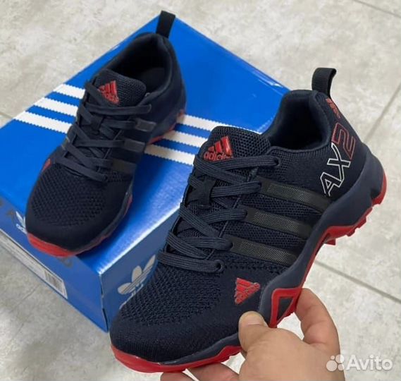 Кроссовки adidas