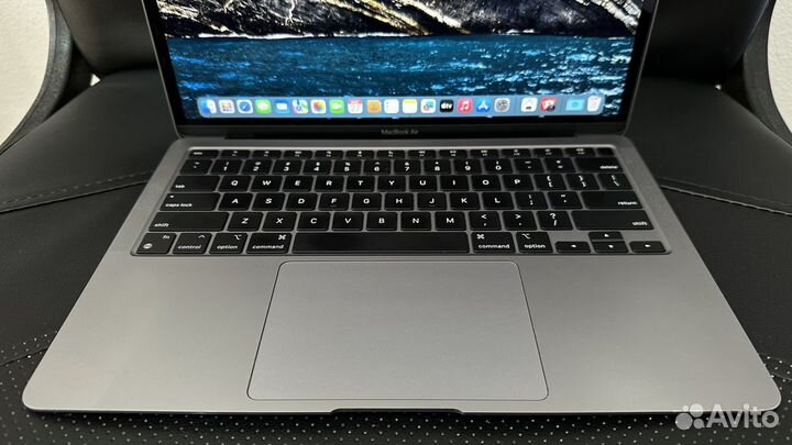 MacBook Air 13 (2020), 1024 ГБ, M1 (8 ядер), RAM 16 ГБ, GPU 7-core