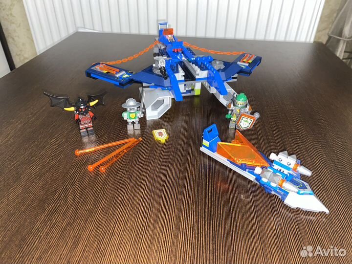 Lego nexo knights 70320