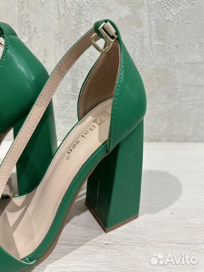 Босоножки женские 35 размер