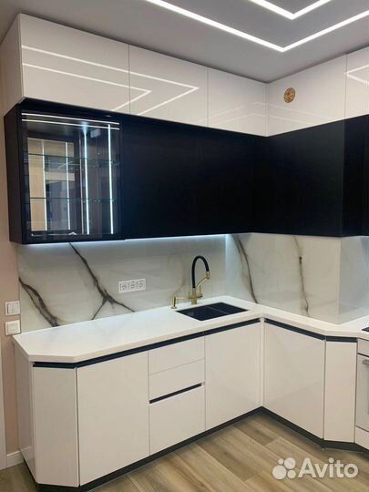 Кухня новая