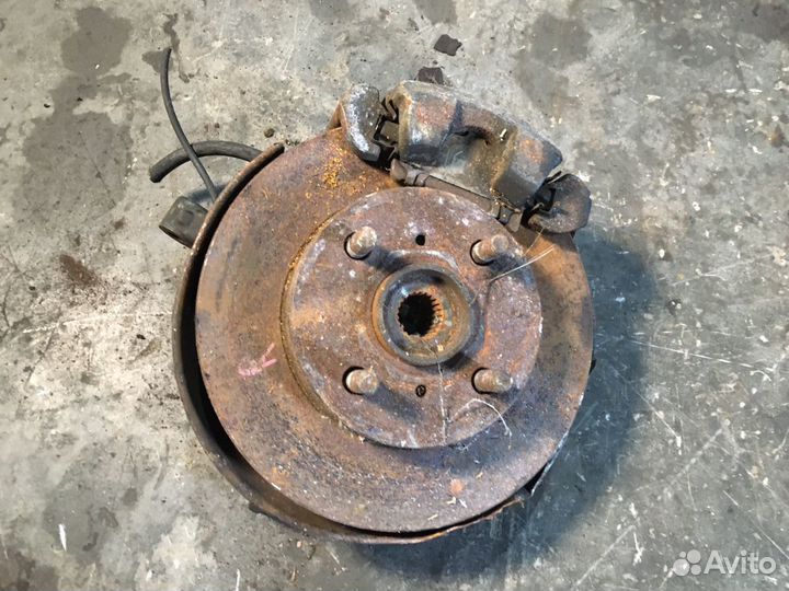 Кулак поворотный передний правый Toyota Platz NCP1