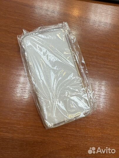 Силиконовый чехол для iPhone 14