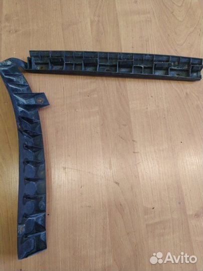 Направляющая бампера (кронштейн) задняя левая