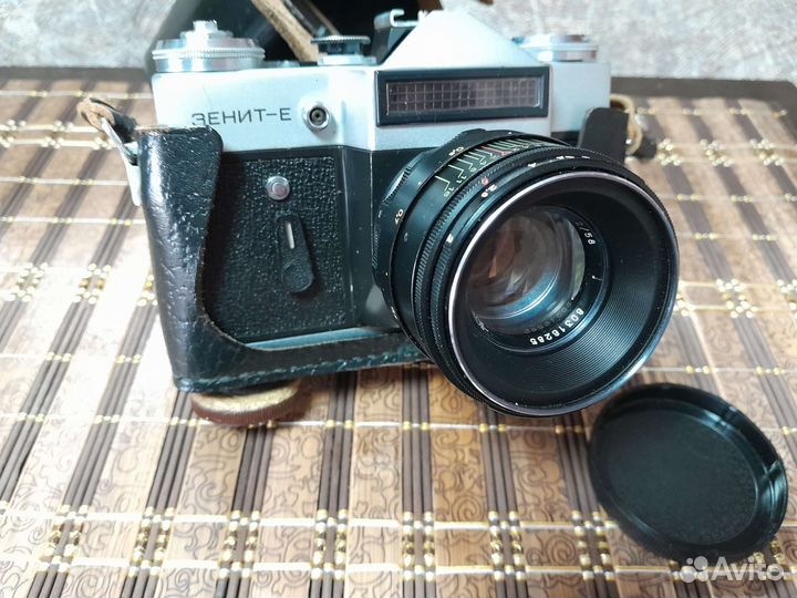 Пленочный фотоаппарат Зенит