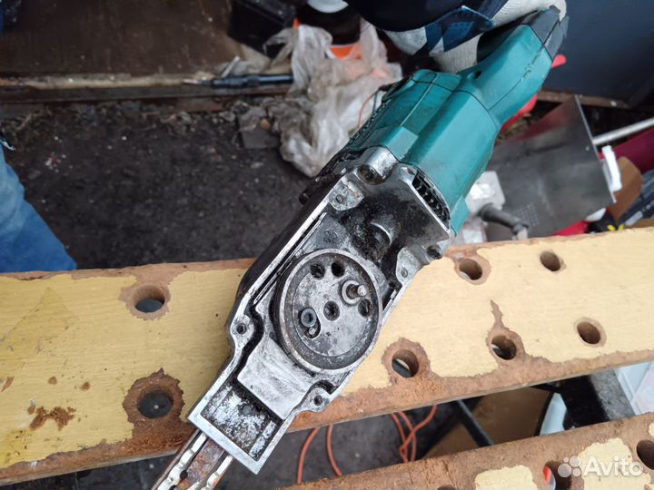 Сабельная пила Makita jr3070ct не рабочая