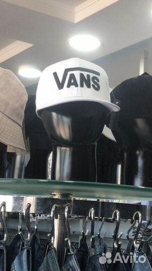 Кепка vans