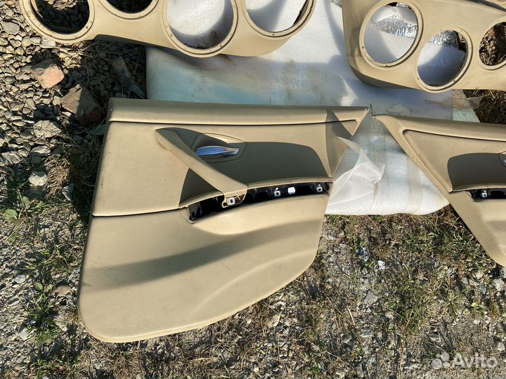 Обшивки дверей BMW E90