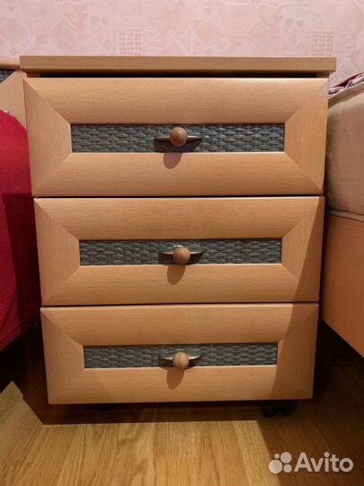 Тумба прикроватная