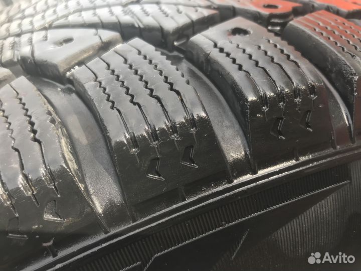 Pirelli Formula Ice 215/65 R16