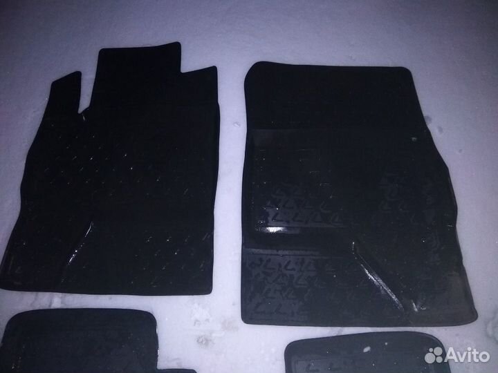 Автомобильные коврики от Лексуса