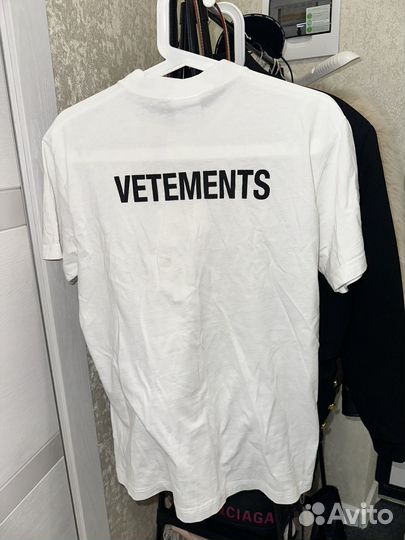 Футболка vetements