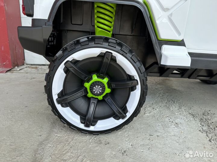 Детский электромобиль