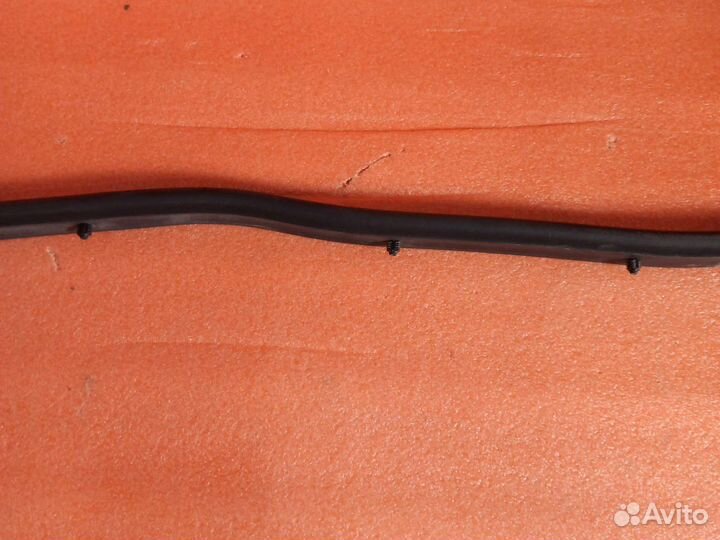 Уплотнитель капота Kia optima 3 TF