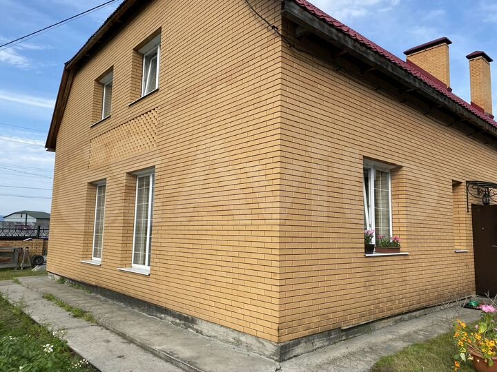 Коттедж 266,8 м² на участке 10,34 га