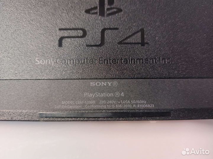 Sony playstation 4 1 TB + 2 джойстика