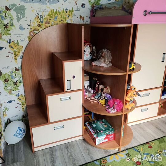 Двухъярусная кровать в детскую