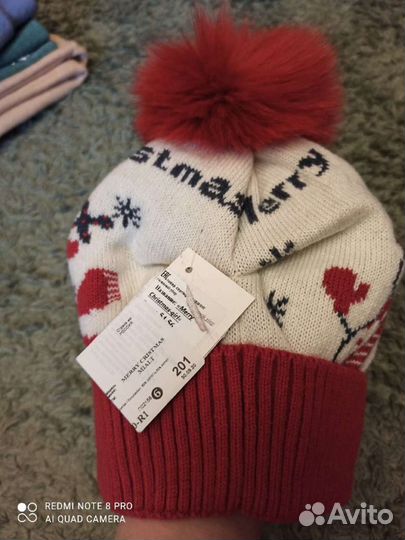 Шапка новая с натуральным помпоном