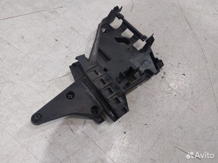 Кронштейн бампера задний левый Volvo S80 2