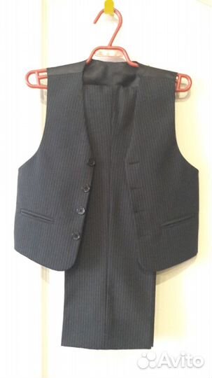 Костюм тройка