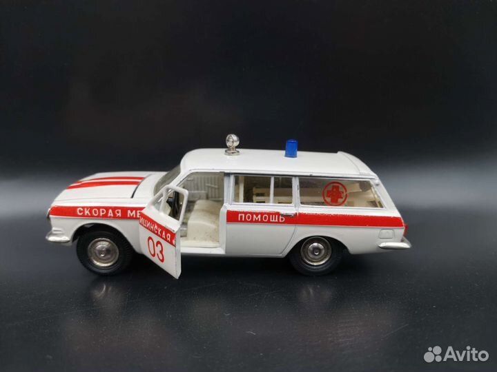 Модель авто Волга газ-24-02 Скорая помощь СССР