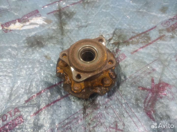 Ступица задняя Toyota rav 4 30