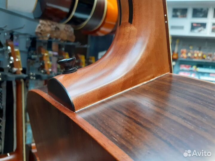 Трансакустическая гитара