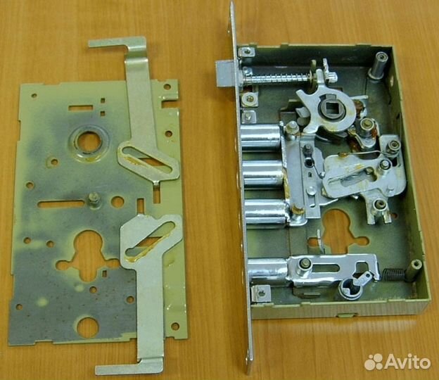 Ремонт и замена замков, ручек на дверях (частник)