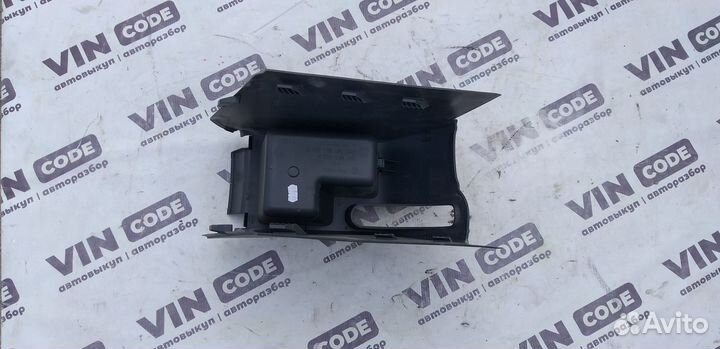 Консоль центральна Volkswagen Golf 5